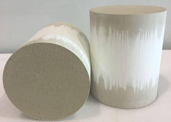 satın al High Catalyst Loading Three Way Catalytic Converter for IX35 Car Model with 300-800°C Temperature Range Çevrimiçi üretim