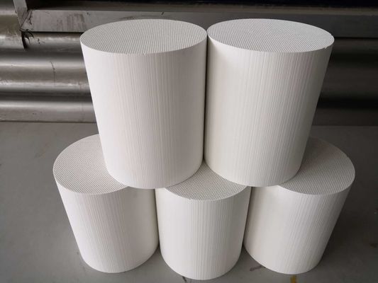 satın al 200cpsi Otomobil Katalizörü Egzoz Kontrolü Benzinli Araçlarda Dpf Yolcu Çevrimiçi üretim