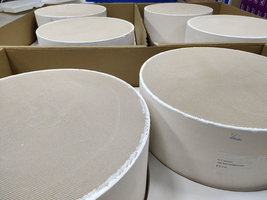 satın al POC Parçacık Oksidasyonu Katalizörü Scr Katalitik Konvertör 100cpi Otomobil Emisyonu Çevrimiçi üretim