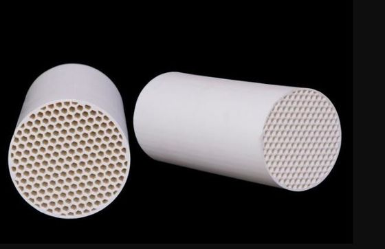 satın al 600 Cpsi Seramik Egzoz Katalizörü Arabalar Otomotiv Egzoz Gazı Arıtma Katalizörleri Çevrimiçi üretim